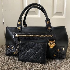 Lovcat back and card holder